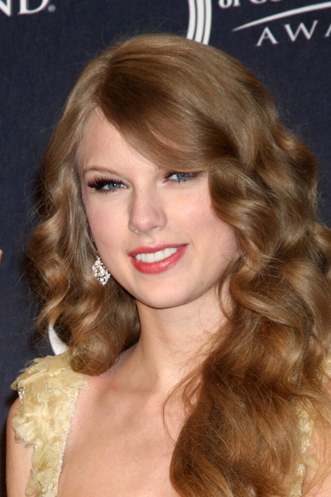 taylor swift without makeup