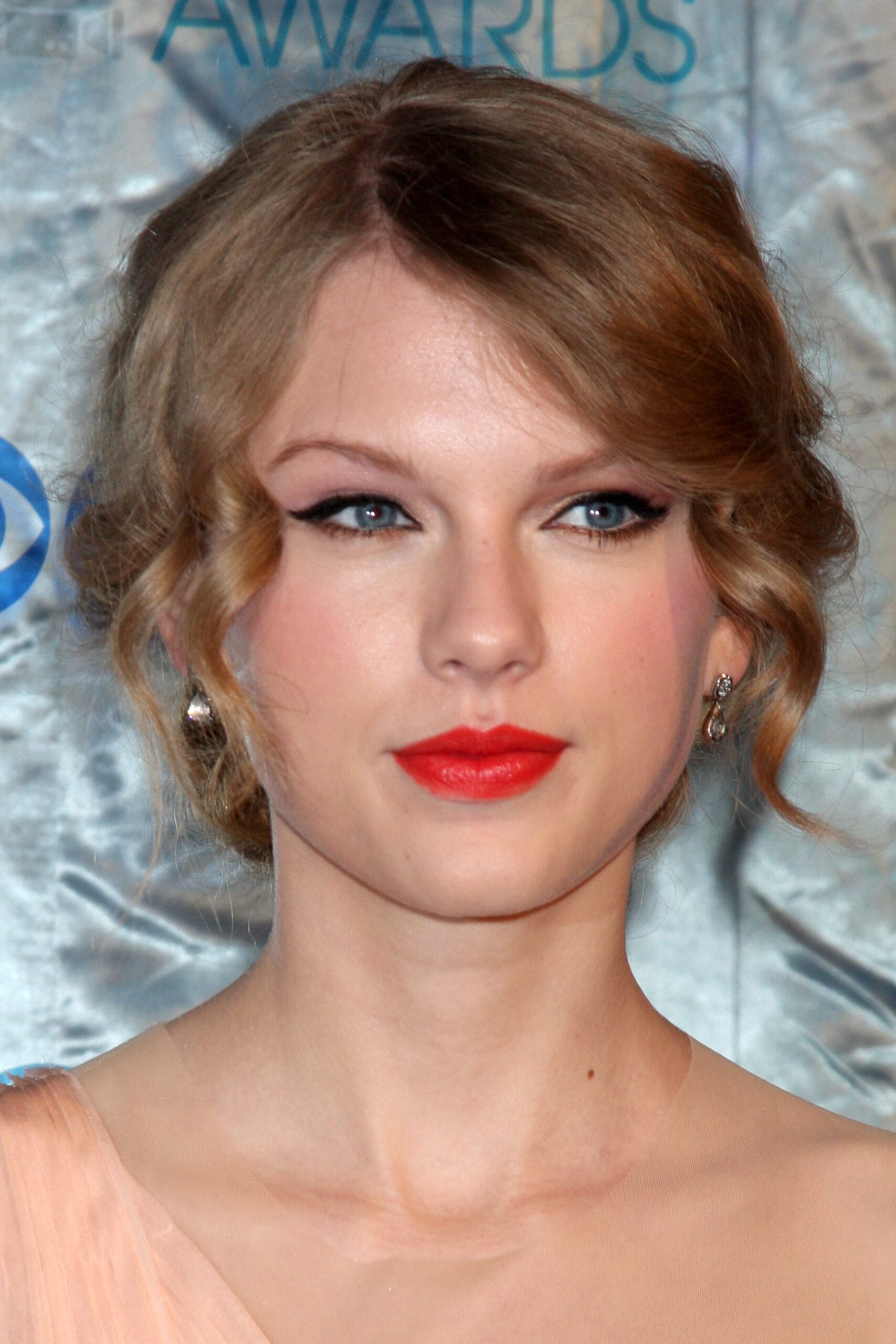 taylor swift without makeup